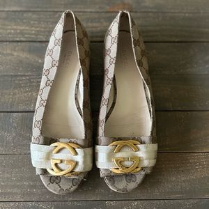 Gucci Open Toe Flats